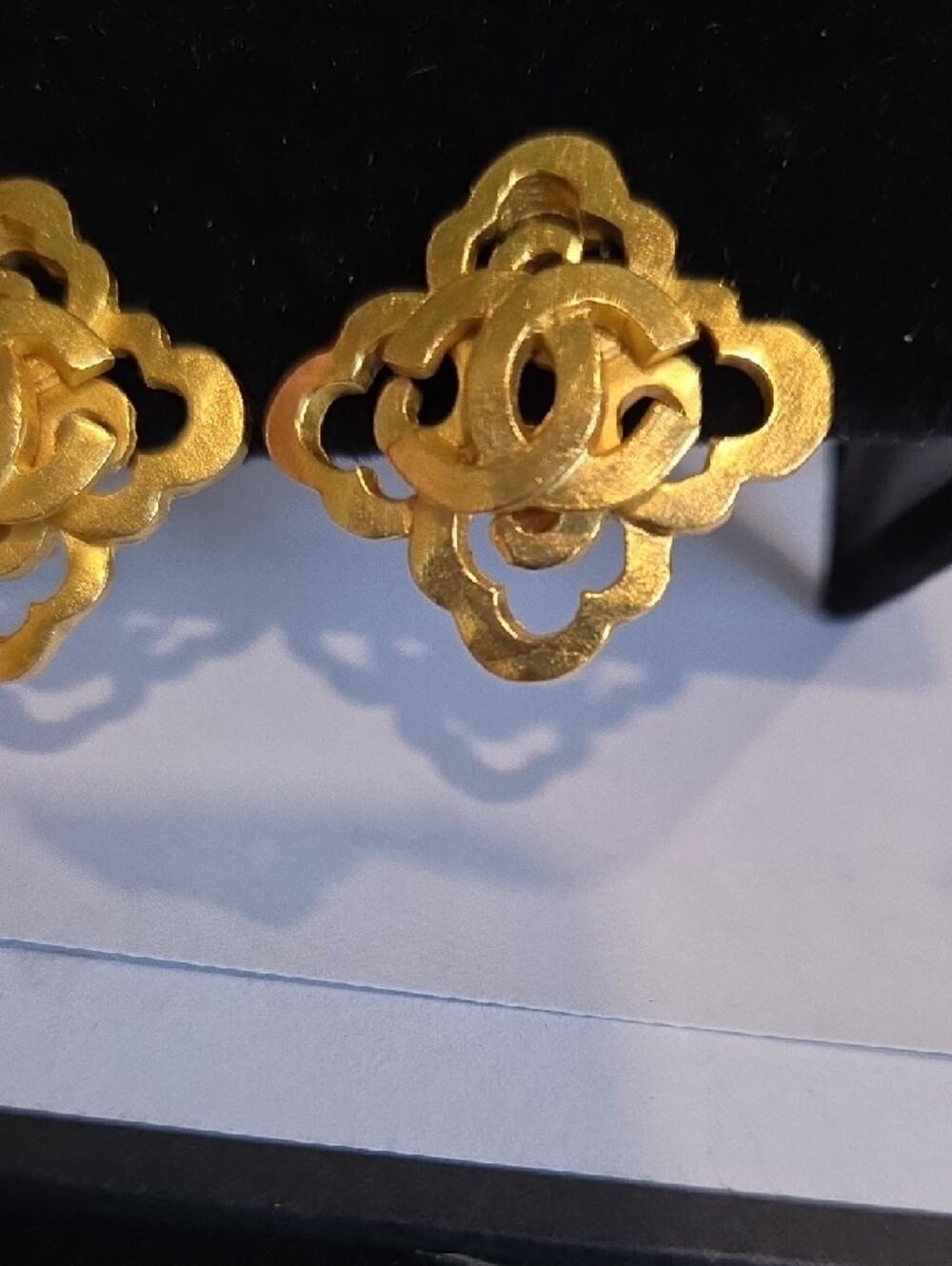 Chanel Gold-Tone Floral Logo Clipon Earrings -COA - Picture 3 of 11